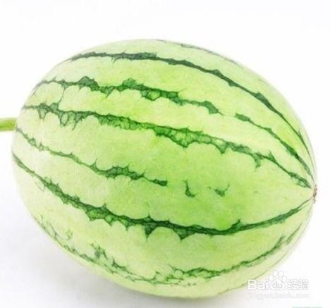 南京户外吃瓜,夏日街头文化新风尚